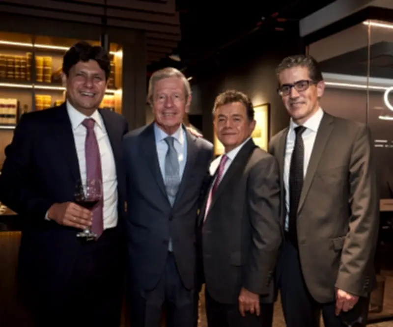 Esguerra JHR inaugura nueva sede en Capital Towers consolidando su expansión