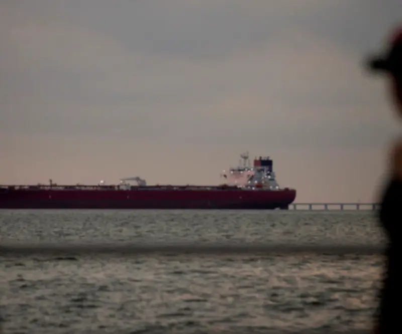 Estados Unidos aborda tercer petrolero venezolano en el Océano Índico en operación de presión