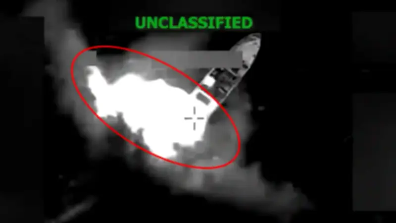 Estados Unidos bombardea 'narcolancha' en el Pacífico: dos muertos y un sobreviviente