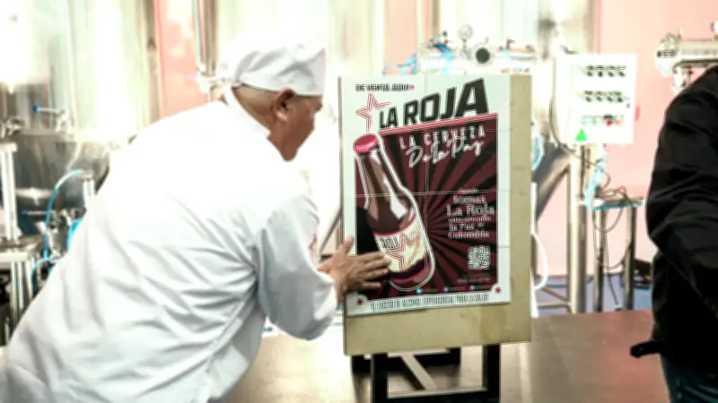 Excombatientes inauguran planta cervecera La Roja en Bogotá con inversión de $440 millones