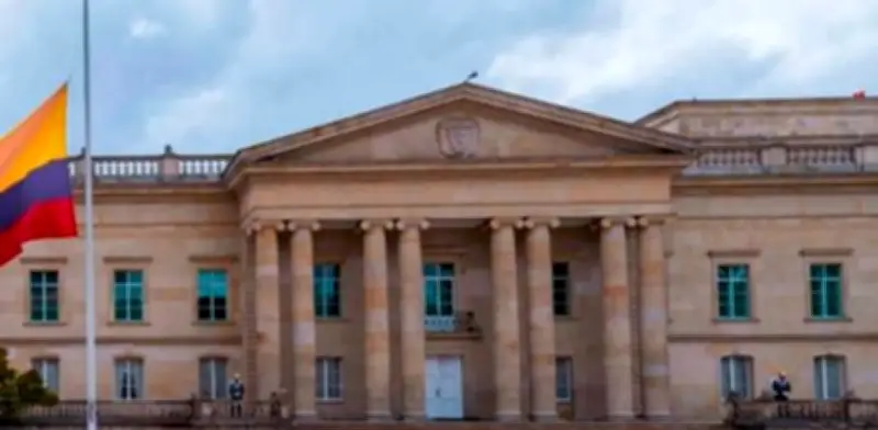 Exconsejero presidencial advierte riesgo democrático por abuso de decretos de emergencia