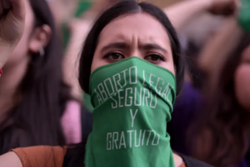 Expertas advierten que promesas electorales no pueden violar Constitución ni acuerdos internacionales