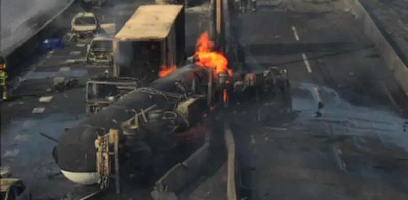 Explosión de camión con gas en Santiago de Chile deja al menos cuatro fallecidos y decenas de heridos