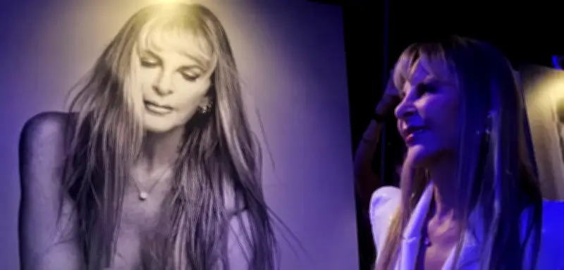 Exposición 'Las formas del alma' de Uriel Santana revela desnudos artísticos en Guadalajara