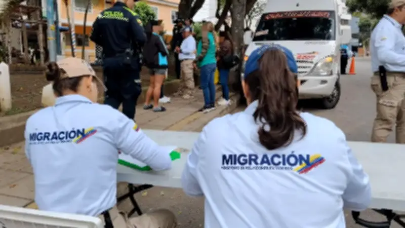 Expulsan a ciudadano estadounidense con alerta internacional por delitos sexuales en Santander