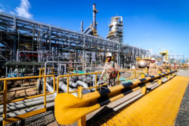 Extrabajadores de Ecopetrol denuncian incumplimientos en acuerdos laborales tras dos décadas