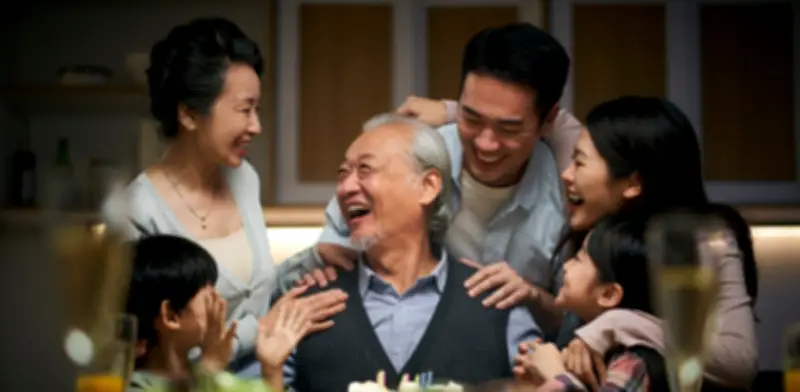 Familia china construye edificio de 15 plantas para reunir a cuatro generaciones bajo un mismo techo