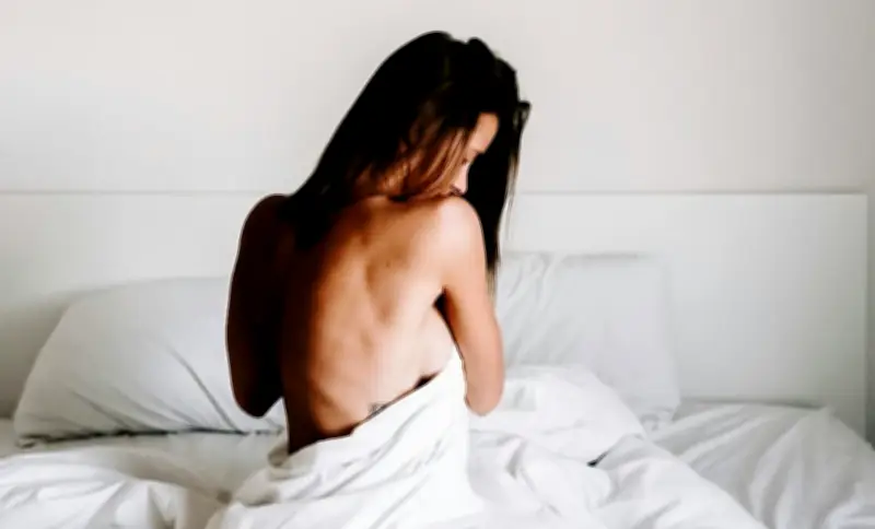 Fingir orgasmos: cómo afecta la comunicación y la salud sexual en las relaciones