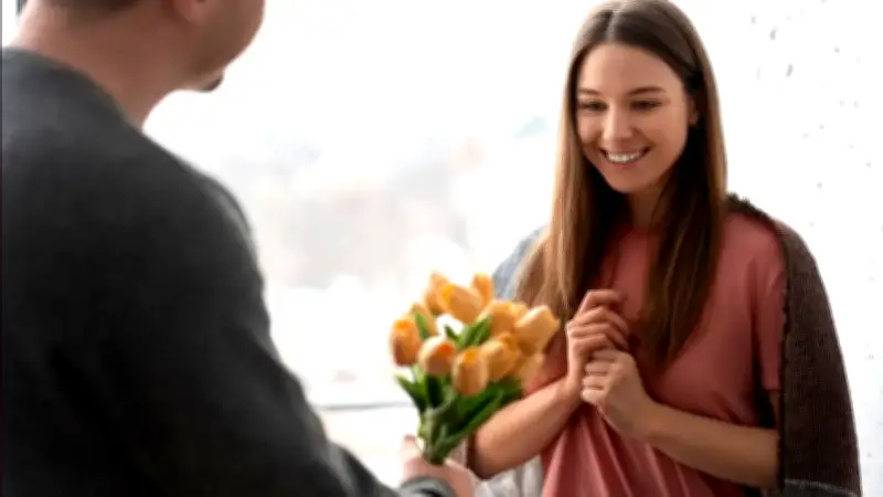 Flores colombianas enfrentan presión por San Valentín: si no llegan a tiempo, pierden valor