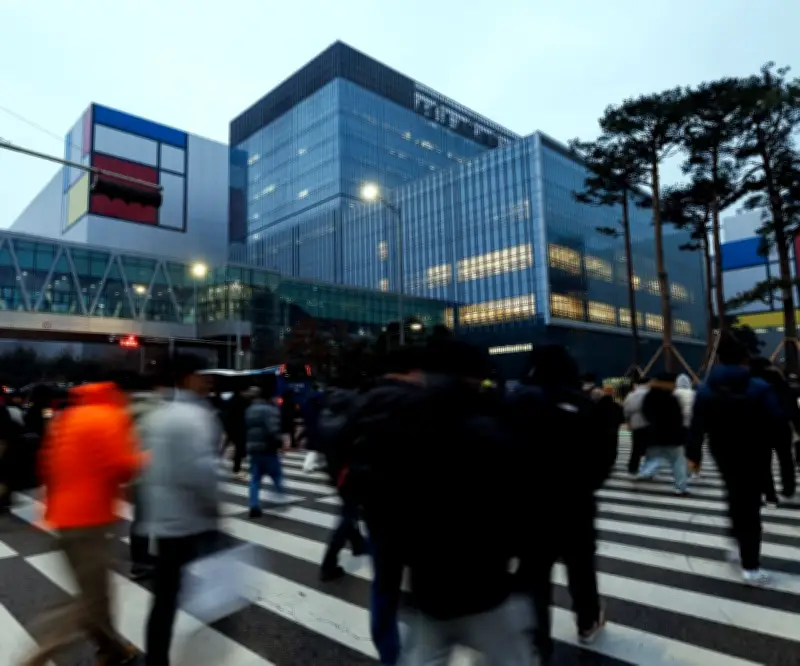 Fondos de cobertura realizan mayor compra de acciones asiáticas en una década