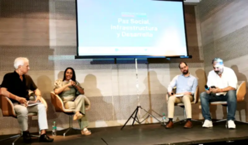 Foro en Buenaventura destaca retos de infraestructura pese a importancia económica del puerto