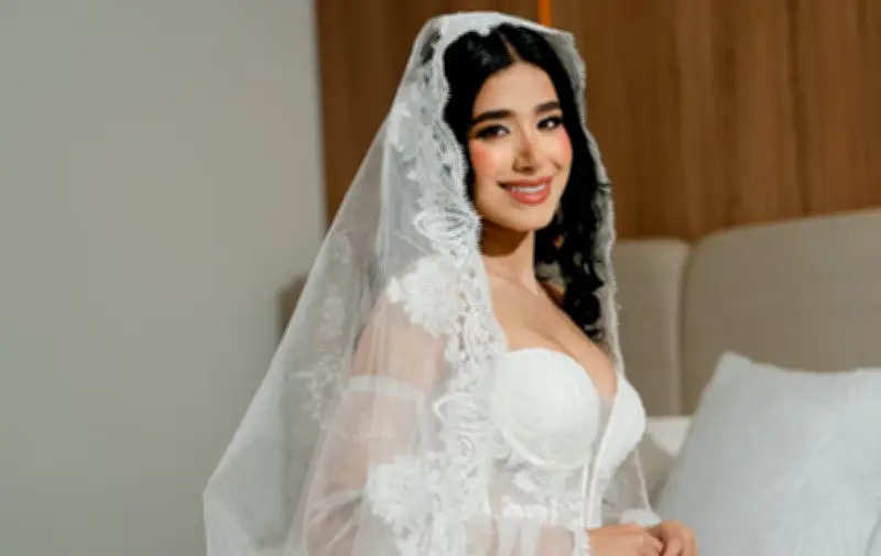 Fotos del pasado de Jenny López generan debate tras su boda con Jhonny Rivera