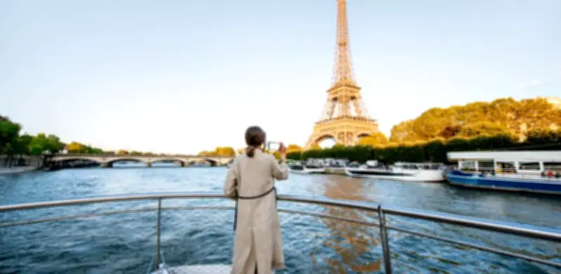 Francia bate récords turísticos en 2025 con 102 millones de visitantes e ingresos históricos