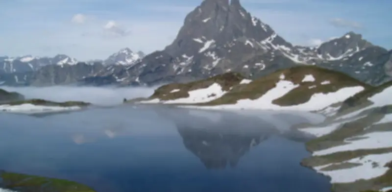 Francia debate cobrar rescates en montaña: hasta $50 millones por operativos con helicópteros