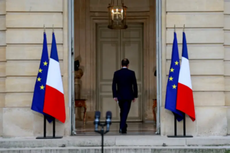 Francia propone prohibir redes sociales a menores de 15 años para proteger su salud mental