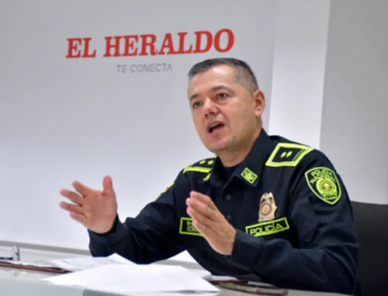 General Urrego demandará al Estado tras retiro por acusaciones de Petro sobre drogas