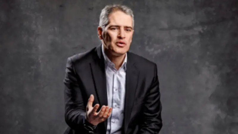 Gobernador de Antioquia critica decisión sobre salario mínimo: advierte sobre informalidad laboral