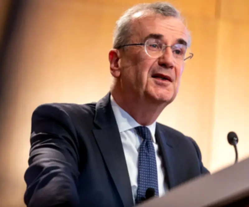 Gobernador del Banco de Francia renuncia anticipadamente, Macron elegirá sucesor