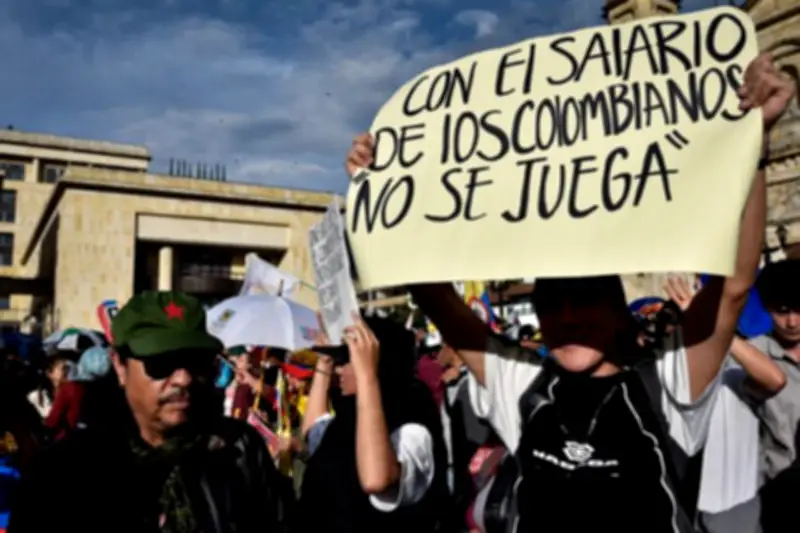 Gobierno emitirá decreto provisional para mantener aumento del 23% en salario mínimo 2026