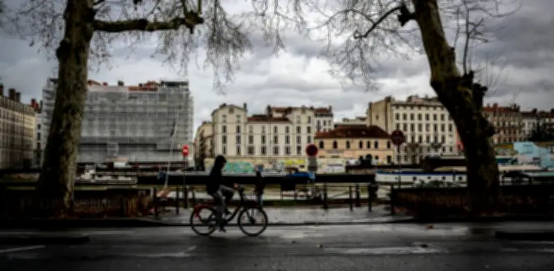 Gobierno francés culpa a la izquierda por clima violento tras muerte de activista derechista