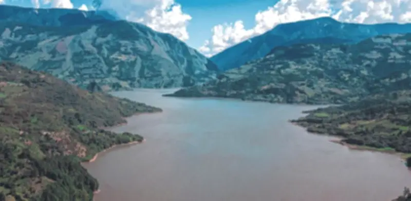 Gobierno impone nuevo gravamen del 2% a hidroeléctricas y térmicas para emergencia climática