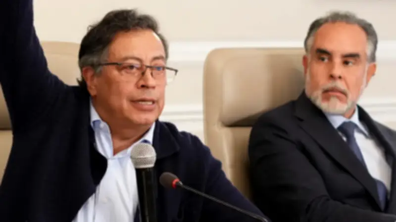 Gobierno reacciona con frialdad ante suspensión del aumento al salario mínimo