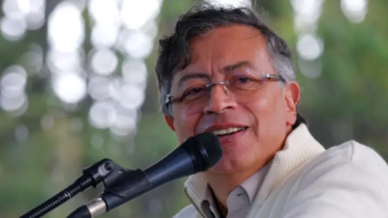 Gustavo Petro celebra superar el 16% de energía solar en Colombia como hito de su gobierno