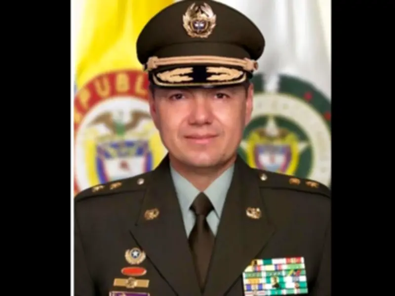 Gustavo Petro retira a general acusado de presunto montaje de droga en su vehículo