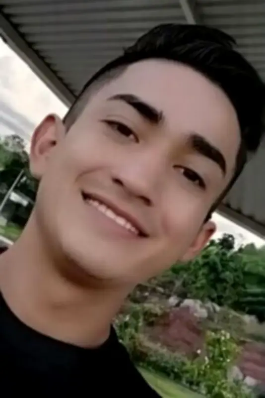 Hallan cuerpo de joven con múltiples impactos de bala en vía del sur de Bolívar