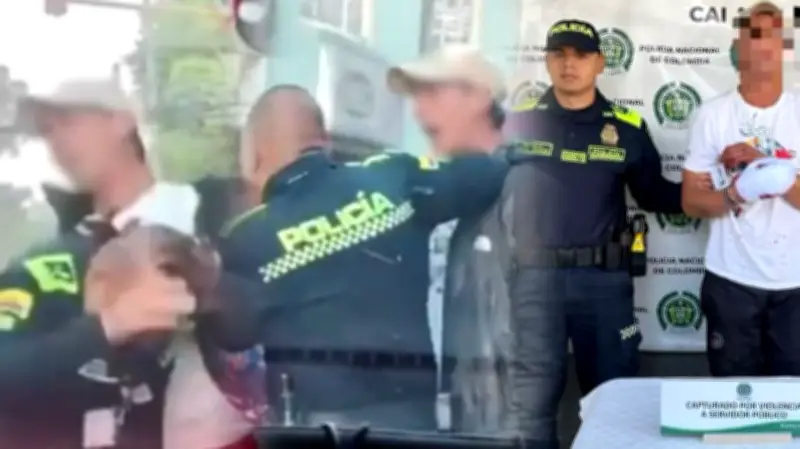 Hombre con mano ensangrentada ataca a policías en Suba, Bogotá; uniformado resultó lesionado