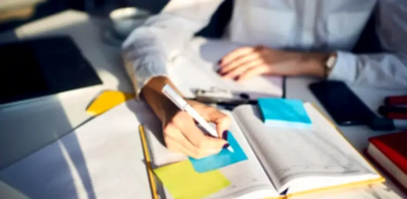 Icetex ofrece becas del 80% para maestrías en España en modalidades presencial y virtual