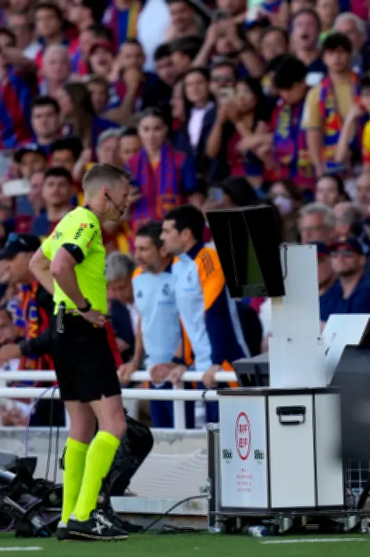 IFAB aprueba cambios históricos: VAR revisará córners y segundas amarillas en Mundial 2026