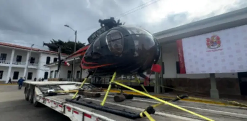 Incautan helicóptero Huey 500 con denuncias por hurto y falsedad en Cundinamarca