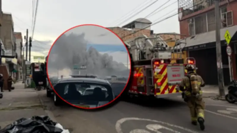 Incendio en Bogotá genera enorme columna de humo en la Carrera 30