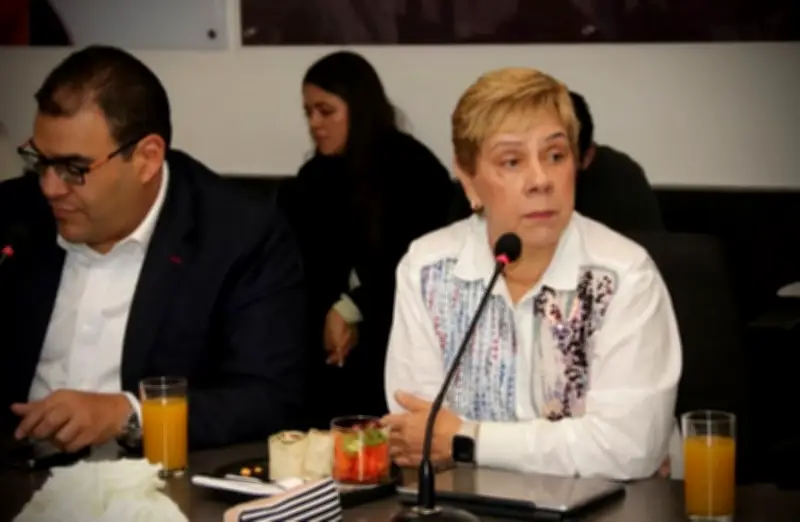 Incertidumbre sobre el salario mínimo: Gobierno y empresarios en desacuerdo sobre impacto económico