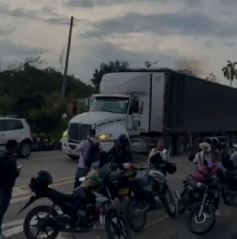 Indígenas del Cauca desbloquean temporalmente vía Popayán-Cali pero mantienen protesta por docentes