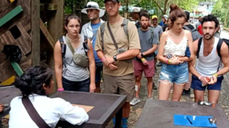 Indígenas reabren Parque Tayrona y cobran ingreso pese a orden de cierre oficial