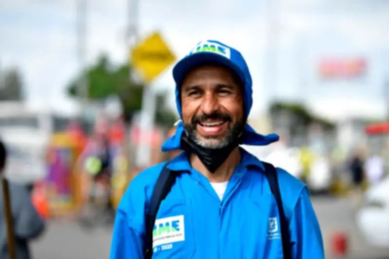 Influencer ambiental José Molina enfrenta cargos por contaminación en Bogotá