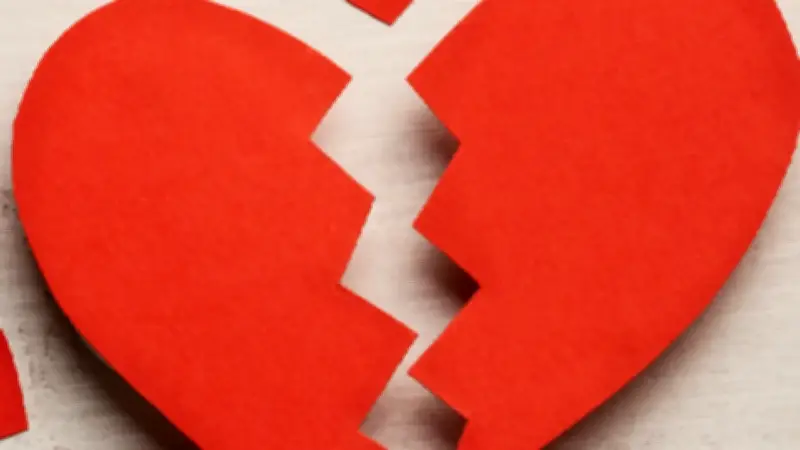 Influencers colombianos terminan relación tras 10 años y exponen disputa legal por manutención