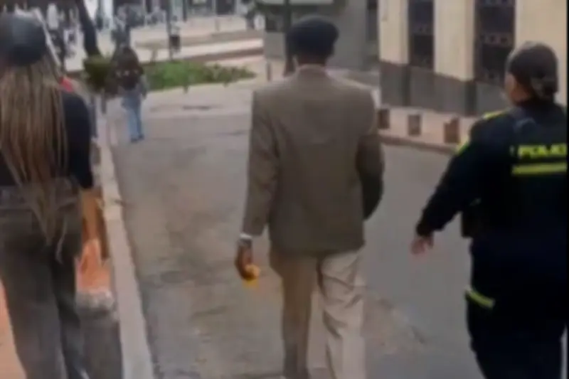 Insólito caso en Bogotá: señalan a hombre de comerse esmeralda valuada en un millón de pesos