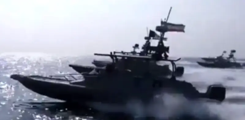 Irán cierra parcialmente el estratégico estrecho de Ormuz por maniobras militares con drones y misiles