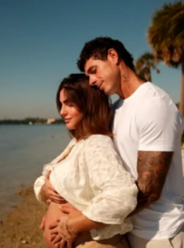 Isabella Ladera confirma embarazo junto al influencer peruano Hugo García