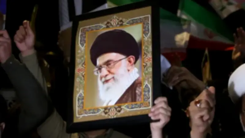 Israel y EE.UU. afirman muerte de líder iraní Khamenei, mientras Teherán guarda silencio oficial