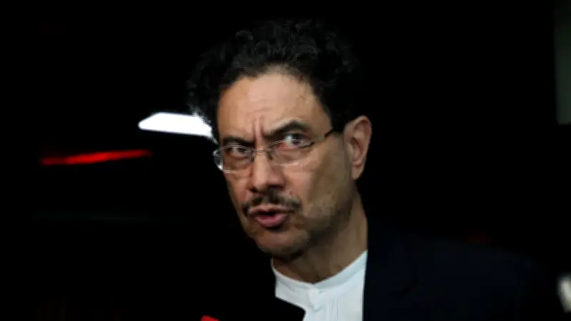 Iván Cepeda denuncia campaña para debilitar su seguridad como candidato presidencial