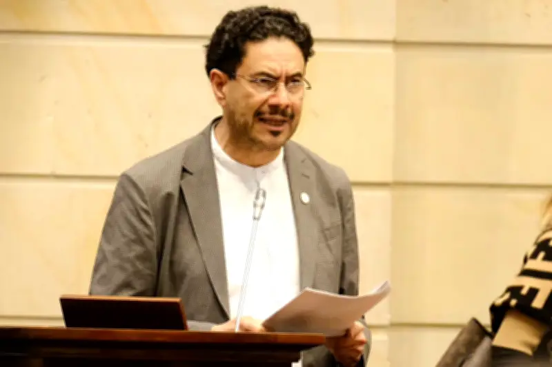 Iván Cepeda explica por qué lee sus discursos en campaña: 'No es retórica'