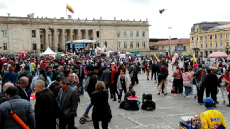 Izquierda convoca a protestas tras suspensión del aumento salarial por Consejo de Estado