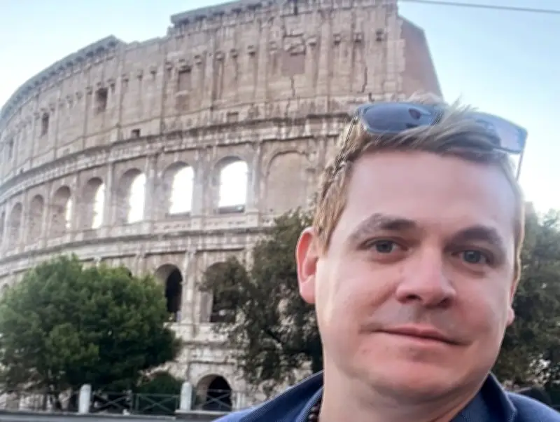 Jerau revela su lucha espiritual y familiar contra el cáncer y la depresión en podcast