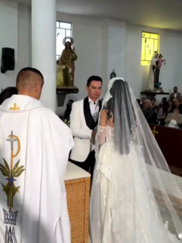 Jhonny Rivera y Jenny López sellan su amor en emotiva boda tradicional en Risaralda