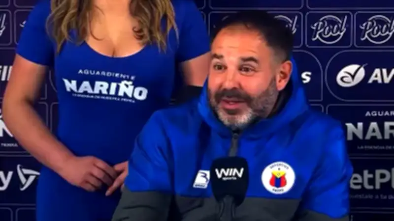 Jonathan Risueño, DT del Deportivo Pasto, ataca a la prensa y periodistas exigen disculpas públicas