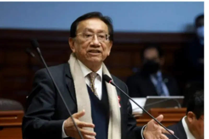 José María Balcázar asume presidencia interina de Perú con denuncias penales pendientes